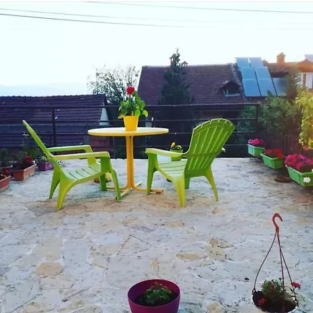 Daire Lovely Place With A View Of