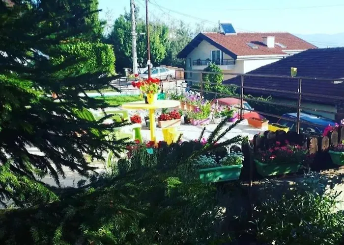 Lovely Place With A View Of Апартаменты