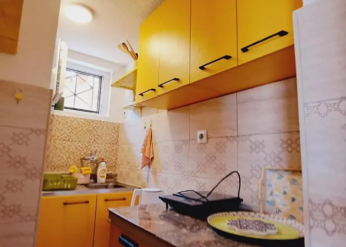 Lovely Place With A View Of Апартаменты